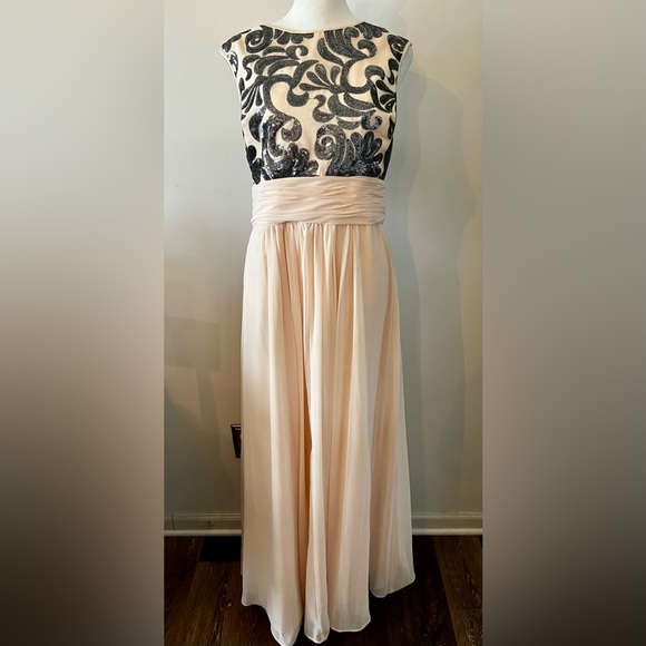 Vince Camuto Dresses & Skirts - Vince Camuto Pink and Black Ruched Tiered Maxi Gown